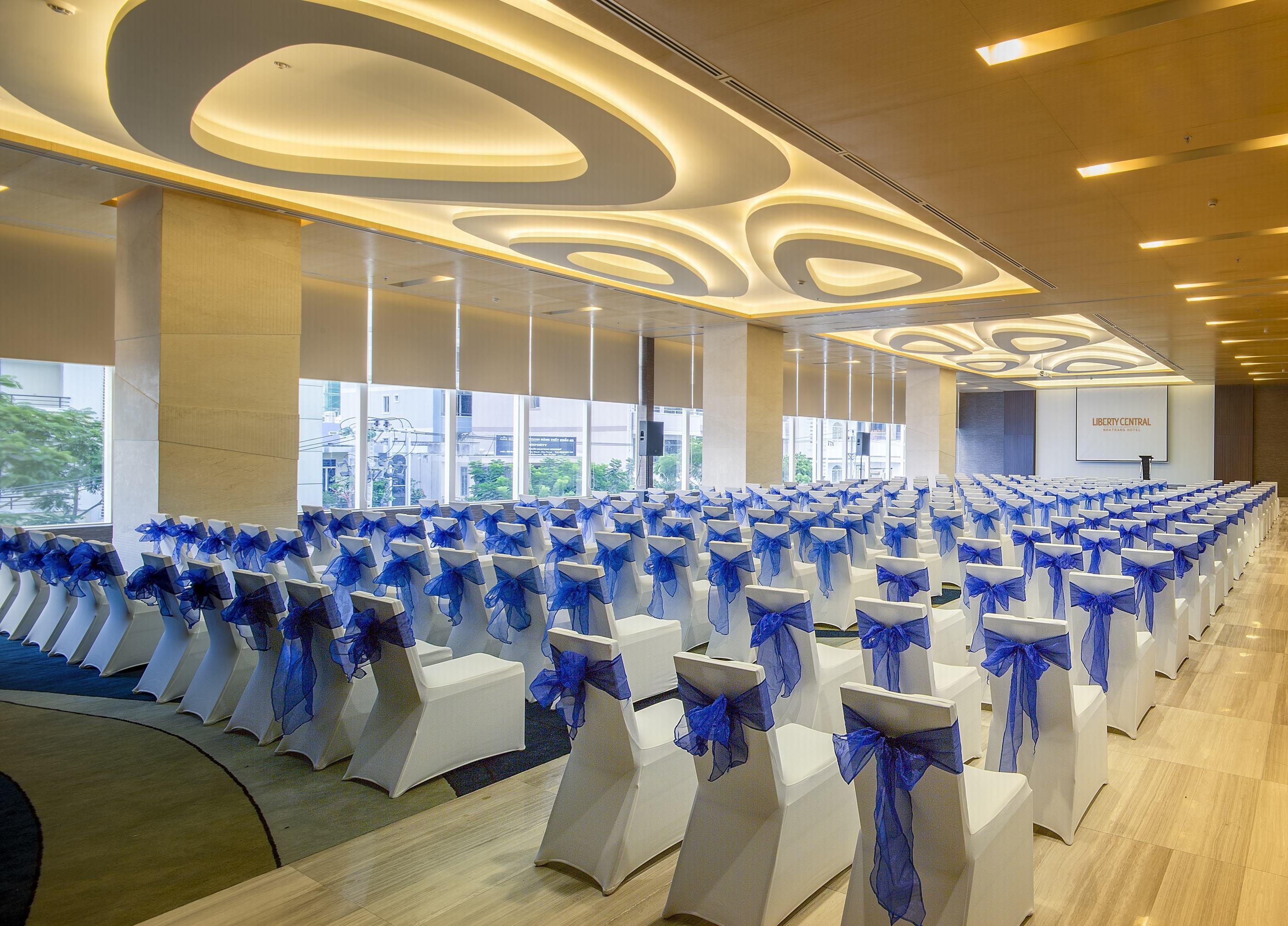 Liberty Central Nha Trang Hotel Buitenkant foto